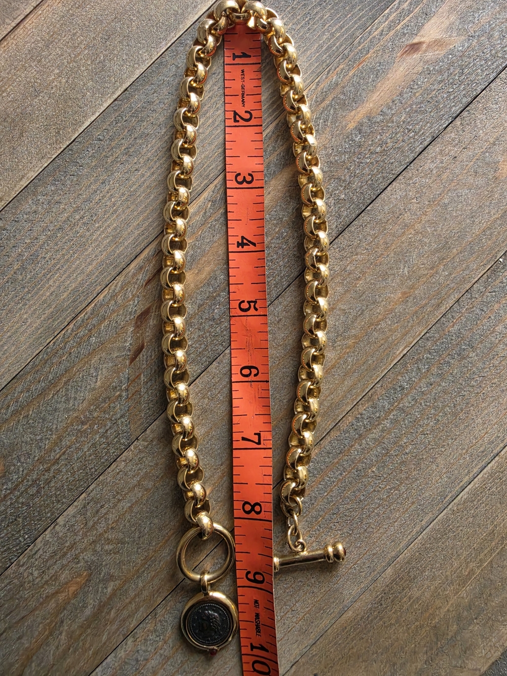 Collar Necklace Gold Tone W/carved Cameo Pendant - Picture 6 of 8